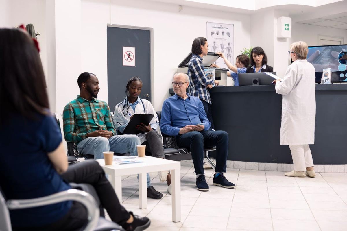 a scene of clinic&rsquo;s waiting area